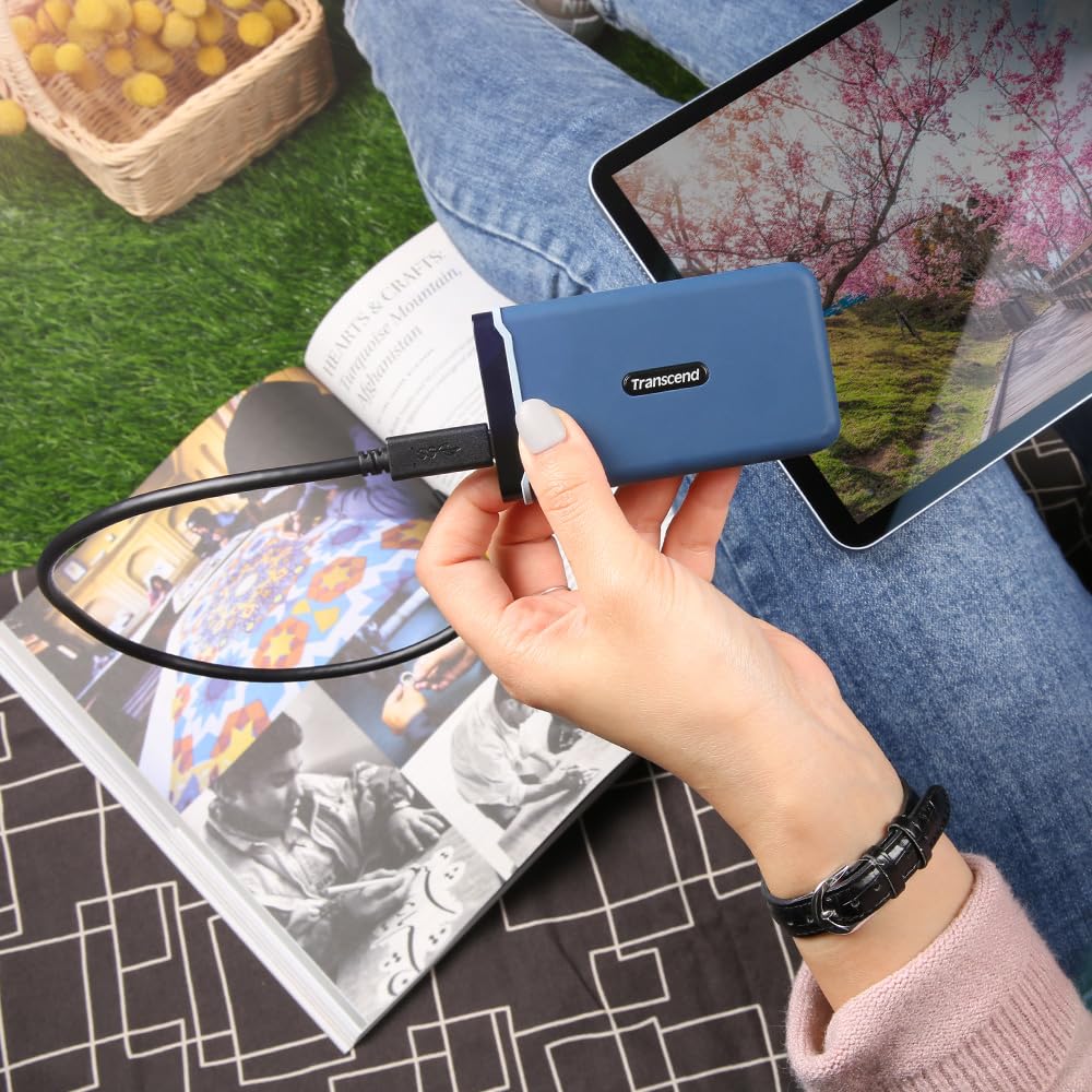 Transcend 370C Shock Resistant USB Type C USB 3.1 Gen 2 Portable SSD | Up to 1,050MB/s | Fast Transfers | 250GB/500GB/1TB Transcend 370C Shock Resistant USB Type C USB 3.1 Gen 2 Portable SSD | Up to 1,050MB/s | Fast Transfers | 250GB/500GB/1TB
